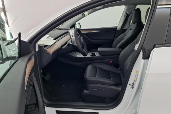 2022 Tesla Model Y с пробегом 10 км