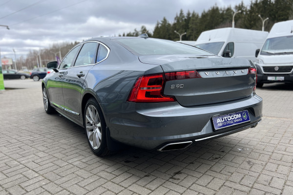 2020 Volvo S90 с пробегом 85 000 км
