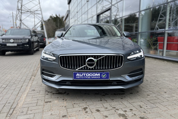 2020 Volvo S90 с пробегом 85 000 км
