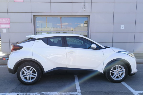 2022 Toyota C-HR с пробегом 200 км