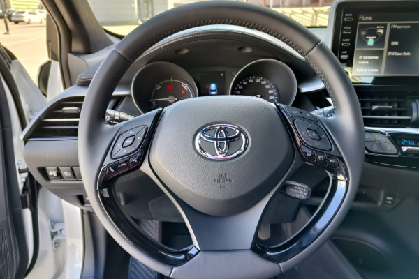 2022 Toyota C-HR с пробегом 200 км