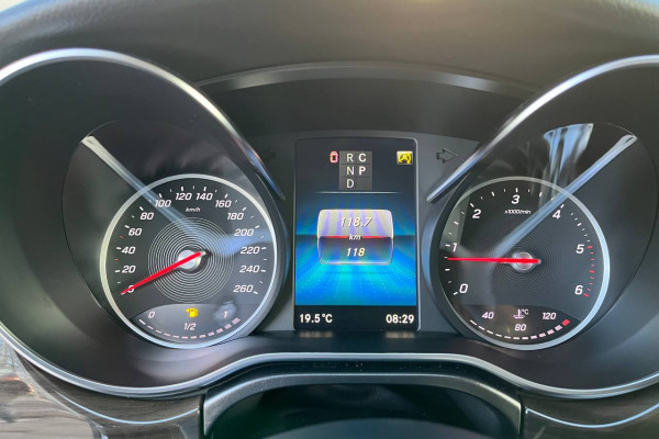 2022 Mercedes-Benz V-Класс с пробегом 100 км