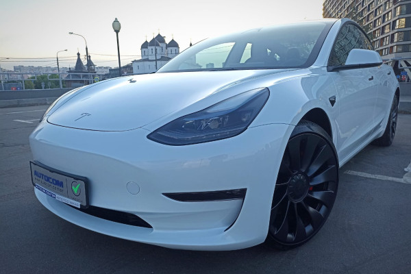 2022 Tesla Model 3 с пробегом 80 км