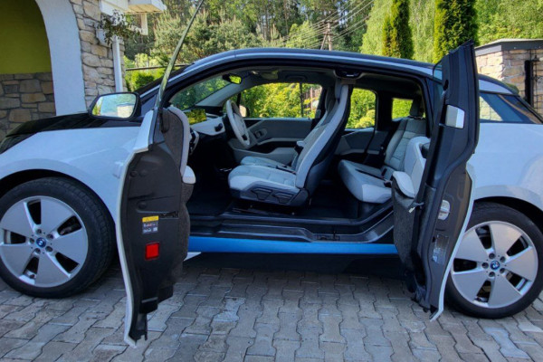 2018 BMW i3 с пробегом 43 000 км