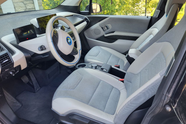 2018 BMW i3 с пробегом 43 000 км