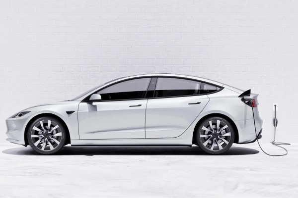 2024 Tesla Model 3 без пробега