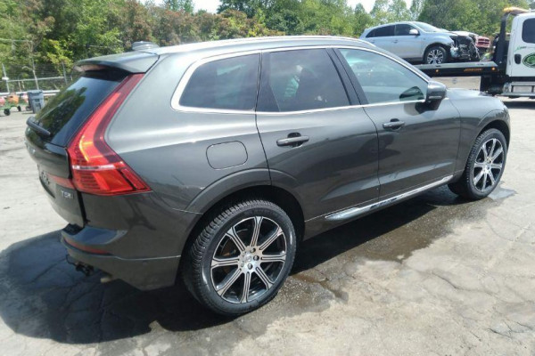 2020 Volvo XC60 с пробегом 81 853 км