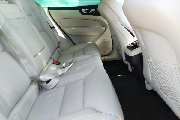 2020 Volvo XC60 с пробегом 81 853 км