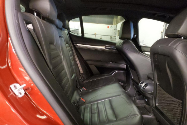 2020 Alfa Romeo Stelvio с пробегом 63 864 км