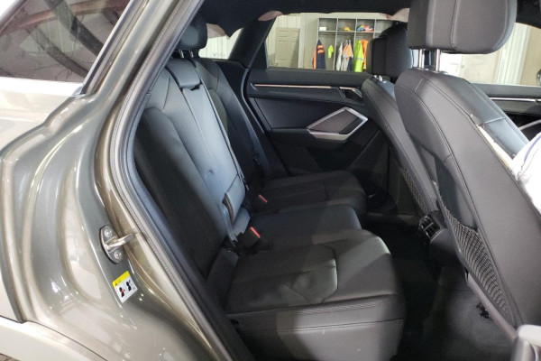 2023 Audi Q3 с пробегом 9 562 км