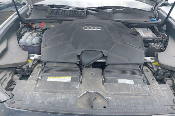 2019 Audi Q8 с пробегом 92 824 км
