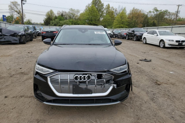 2019 Audi e-tron с пробегом 52 102 км