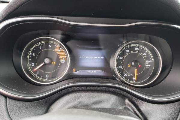 2020 Jeep Cherokee с пробегом 61 988 км