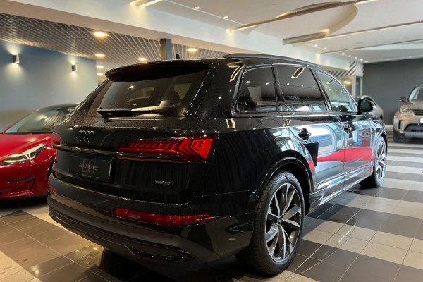 2023 Audi Q7 с пробегом 50 км