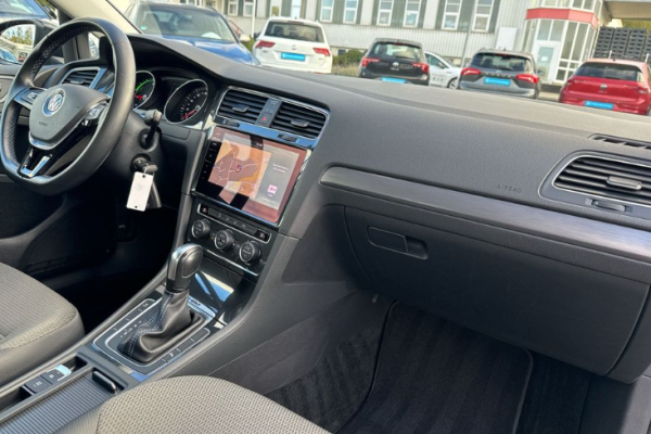 2020 Volkswagen Golf с пробегом 39 000 км