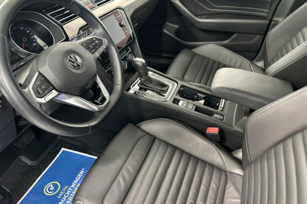 2020 Volkswagen Passat с пробегом 12 000 км