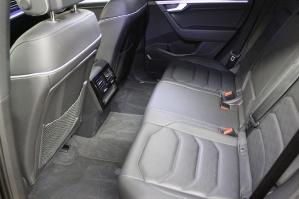 2020 Volkswagen Touareg с пробегом 45 000 км