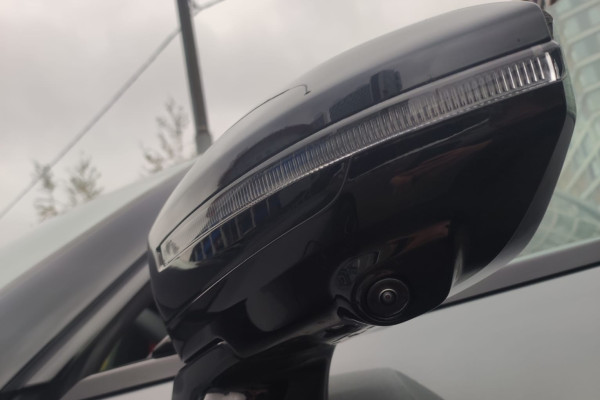 2023 Zeekr 001 с пробегом 20 км