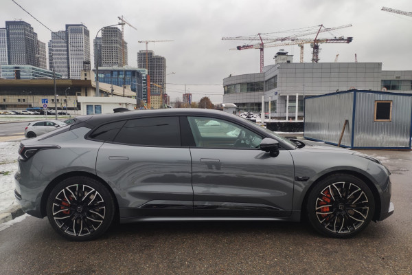 2023 Zeekr 001 с пробегом 20 км