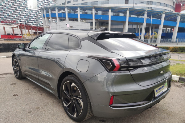 2023 Zeekr 001 с пробегом 17 км