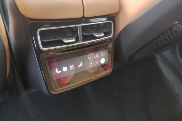 2023 Zeekr 001 с пробегом 17 км