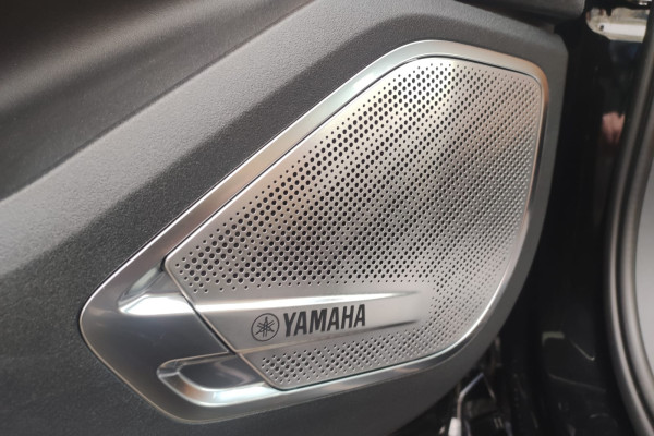 2023 Zeekr 001 с пробегом 17 км