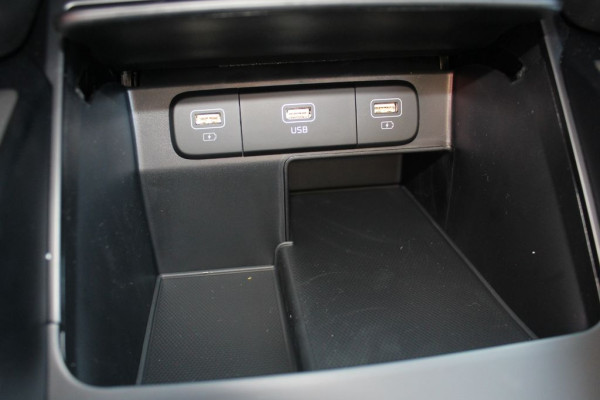 2023 Kia Sorento с пробегом 15 км