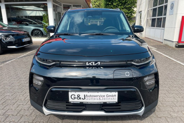 2023 Kia Soul EV с пробегом 2 000 км