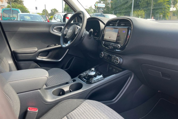 2023 Kia Soul EV с пробегом 2 000 км