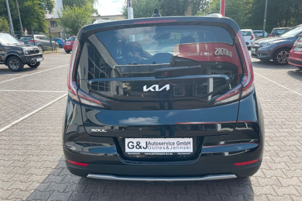 2023 Kia Soul EV с пробегом 2 000 км