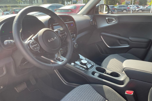 2023 Kia Soul EV с пробегом 2 000 км