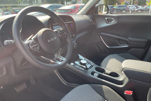 2023 Kia Soul EV с пробегом 2 000 км