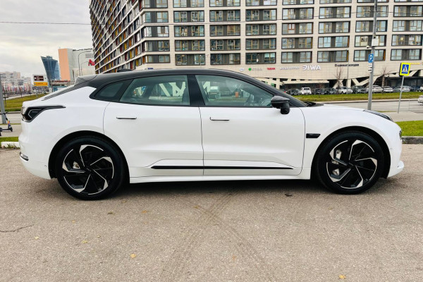 2023 Zeekr 001 с пробегом 10 км