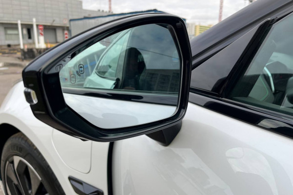 2023 Zeekr 001 с пробегом 10 км