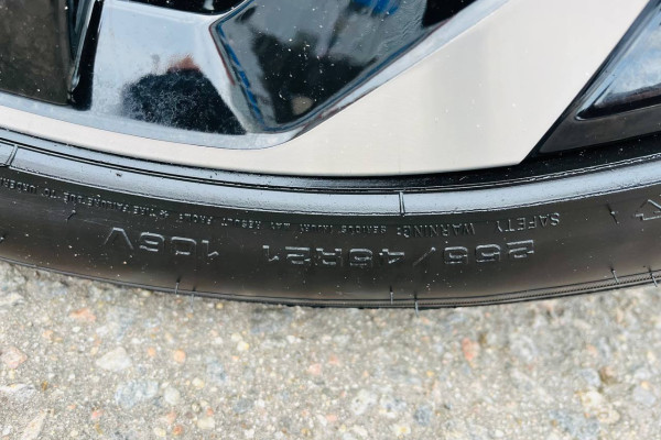 2023 Zeekr 001 с пробегом 10 км