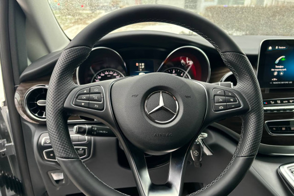 2022 Mercedes-Benz V-Класс с пробегом 100 км