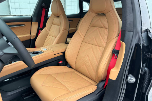 2023 Zeekr 001 с пробегом 20 км