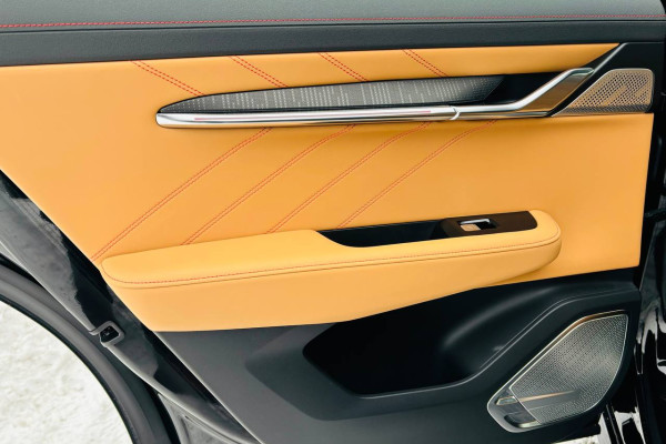 2023 Zeekr 001 с пробегом 20 км