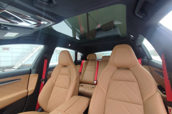 2023 Zeekr 001 с пробегом 40 км