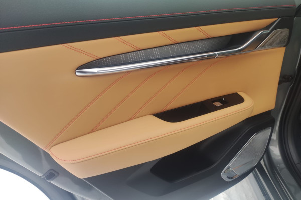 2023 Zeekr 001 с пробегом 40 км