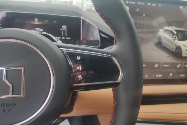 2023 Zeekr 001 с пробегом 40 км