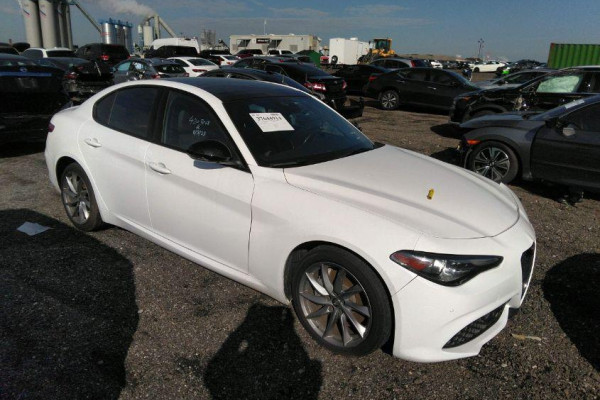 2022 Alfa Romeo Giulia с пробегом 6 935 миль