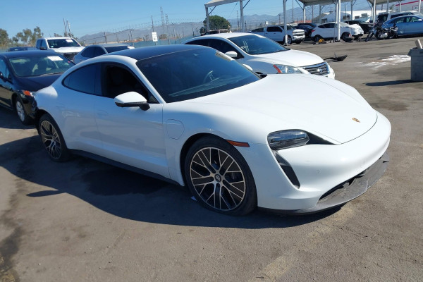 2021 Porsche Taycan с пробегом 24 752 миль