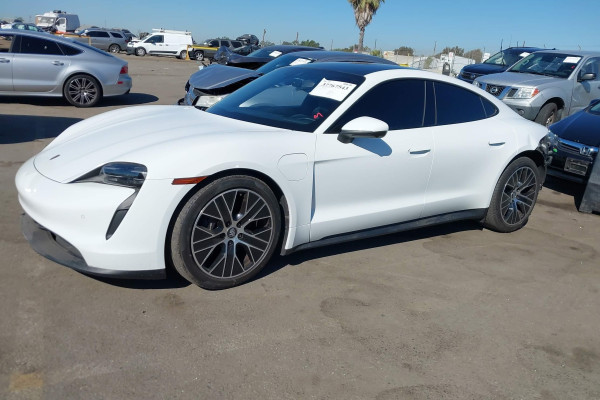 2021 Porsche Taycan с пробегом 24 752 миль