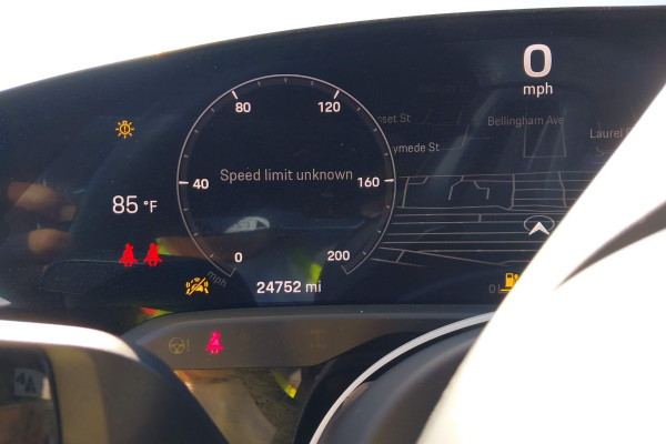 2021 Porsche Taycan с пробегом 24 752 миль