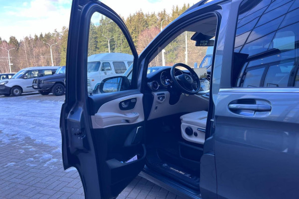 2022 Mercedes-Benz V-Класс с пробегом 30 100 км