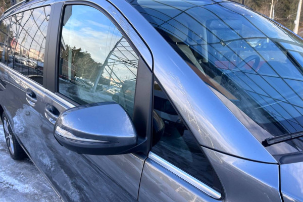 2022 Mercedes-Benz V-Класс с пробегом 30 100 км