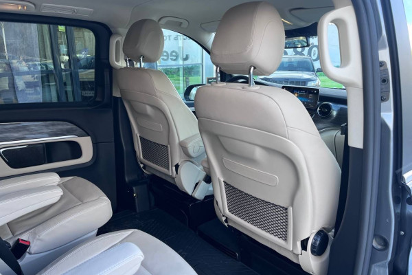 2022 Mercedes-Benz V-Класс с пробегом 30 100 км