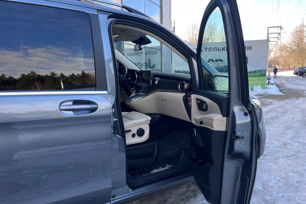 2022 Mercedes-Benz V-Класс с пробегом 30 100 км