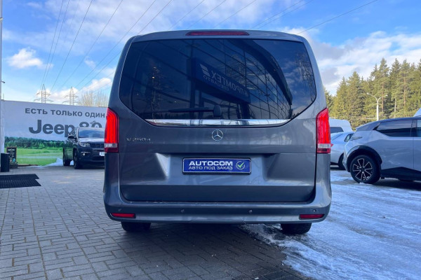 2022 Mercedes-Benz V-Класс с пробегом 30 100 км